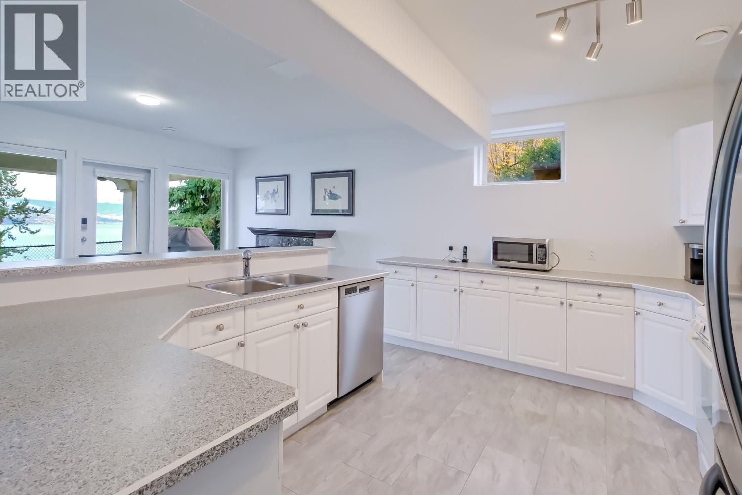  378 Okaview Road, Kelowna