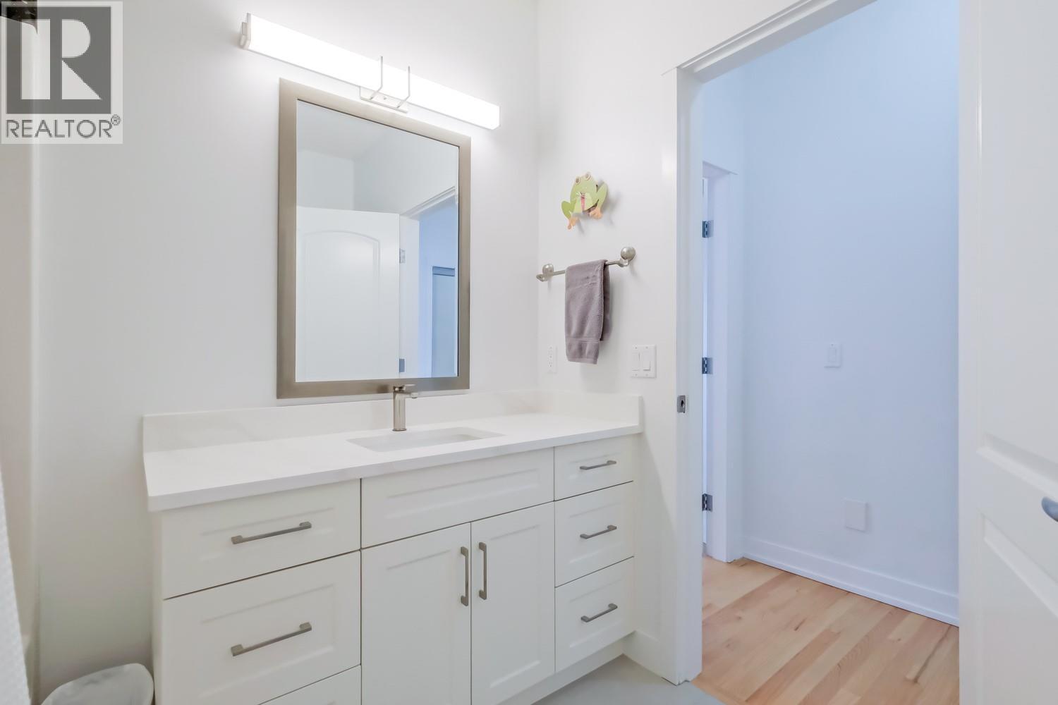  378 Okaview Road, Kelowna