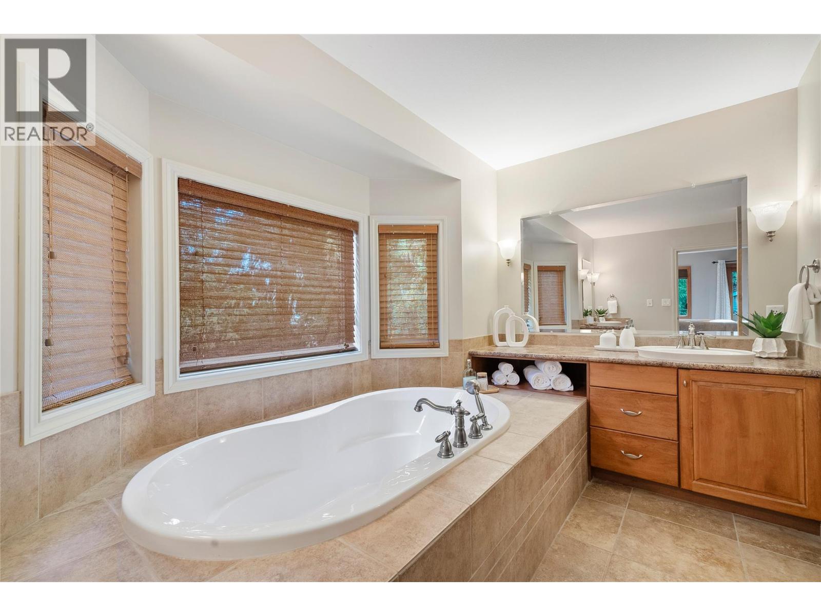  2611 Duncan Road, Blind Bay