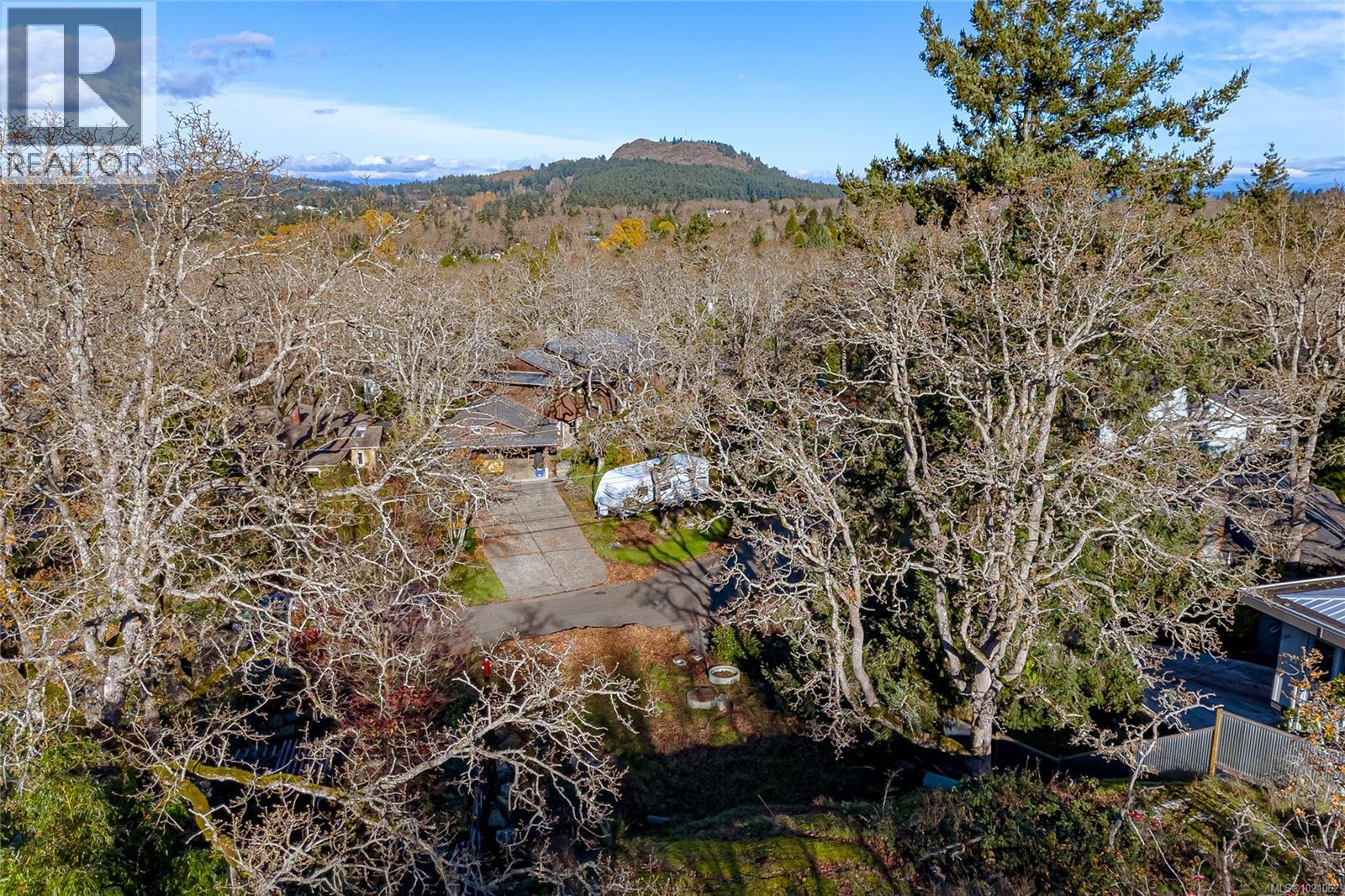  1540 Athlone Drive, Saanich