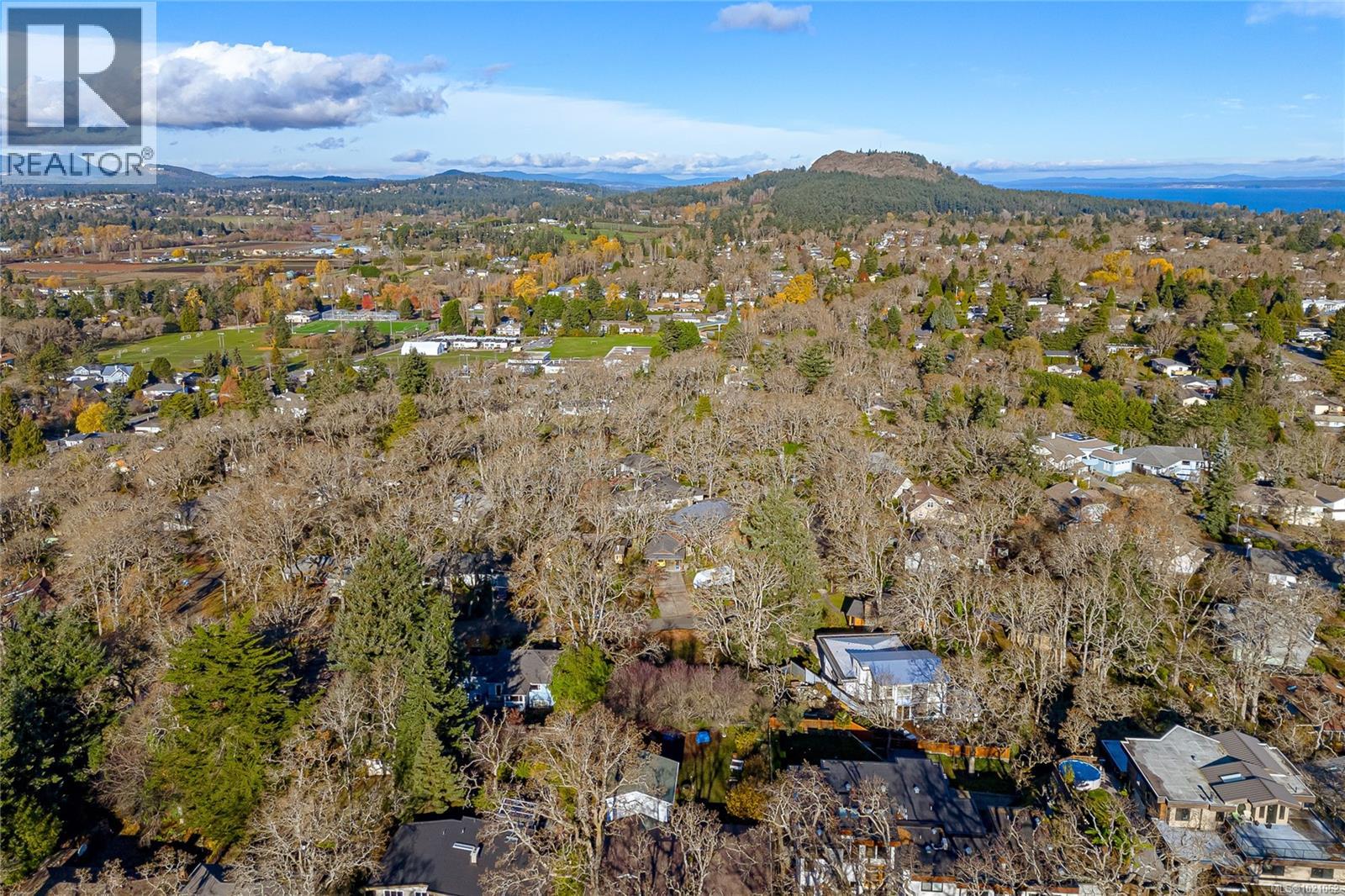  1540 Athlone Drive, Saanich