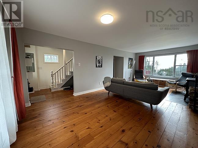 Property 27 of 50 of 9690 Grenville Street