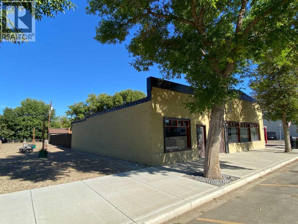 165 Centre Street - Photo 3 of 41, Tilley, Alberta