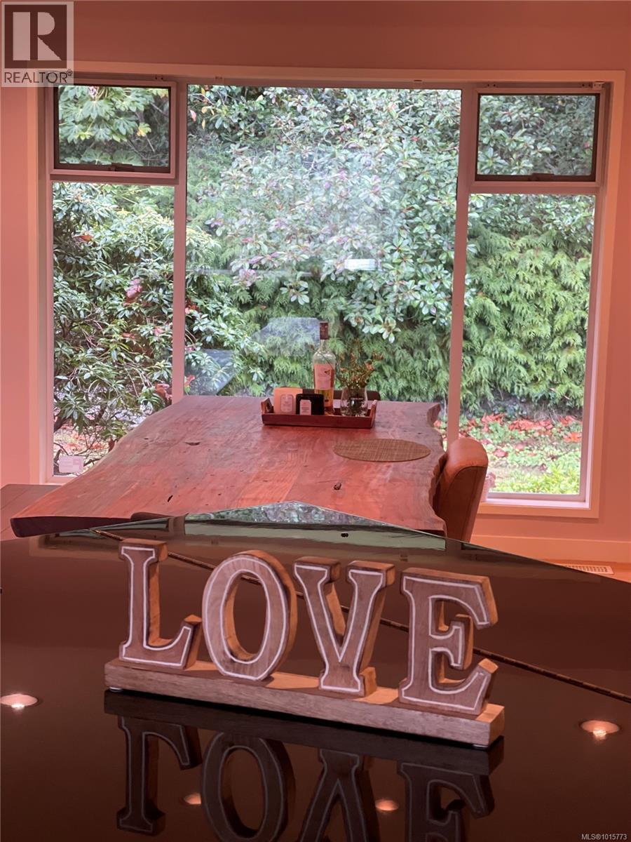  2559 Bermuda Place, Saanich