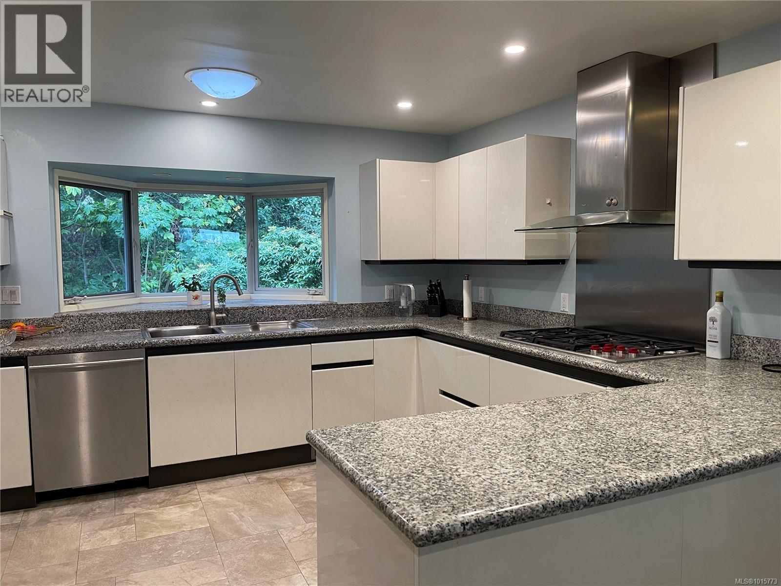  2559 Bermuda Place, Saanich