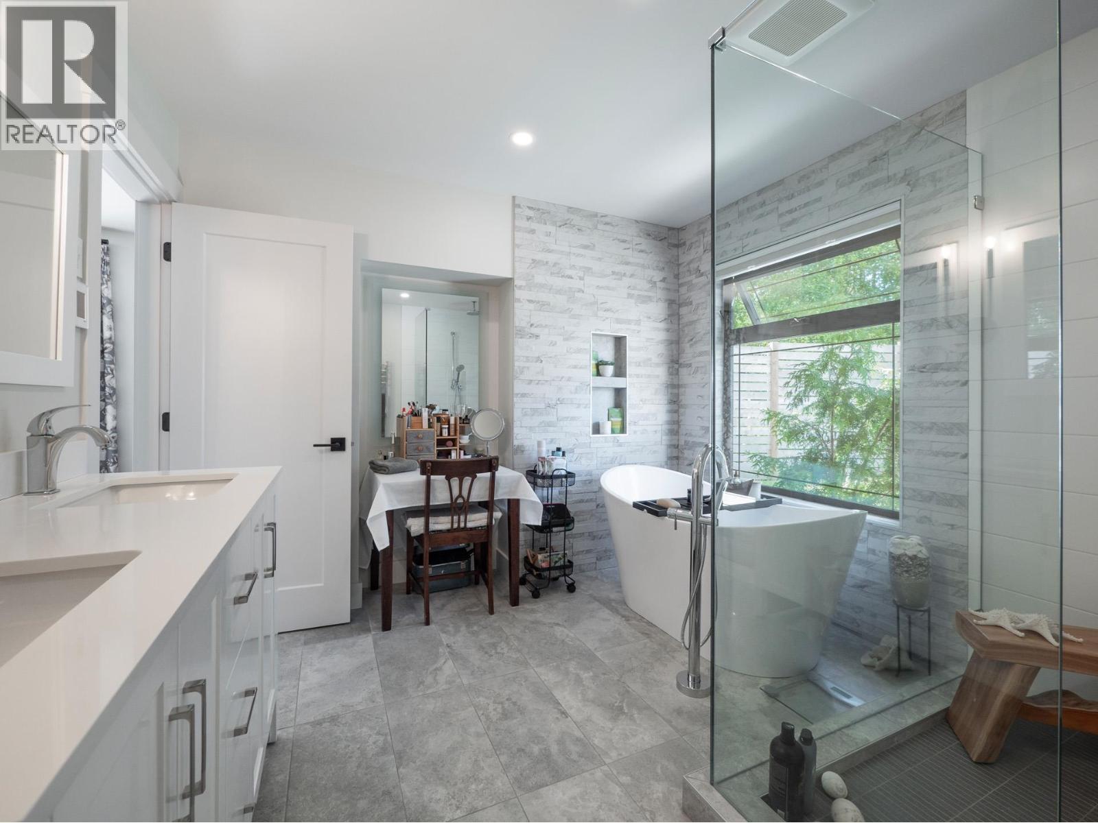 655 DOUGALL ROAD, Gibsons