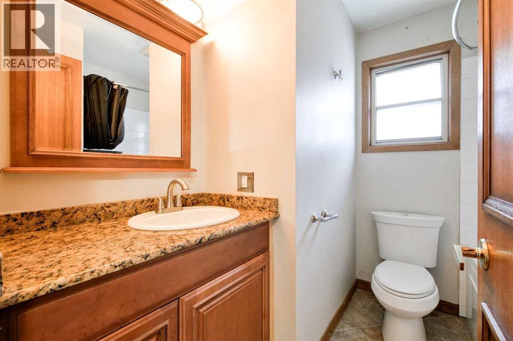 Single Family House 4 Level for Sale in  Shawnessy Drive SW Shawnessy Calgary 