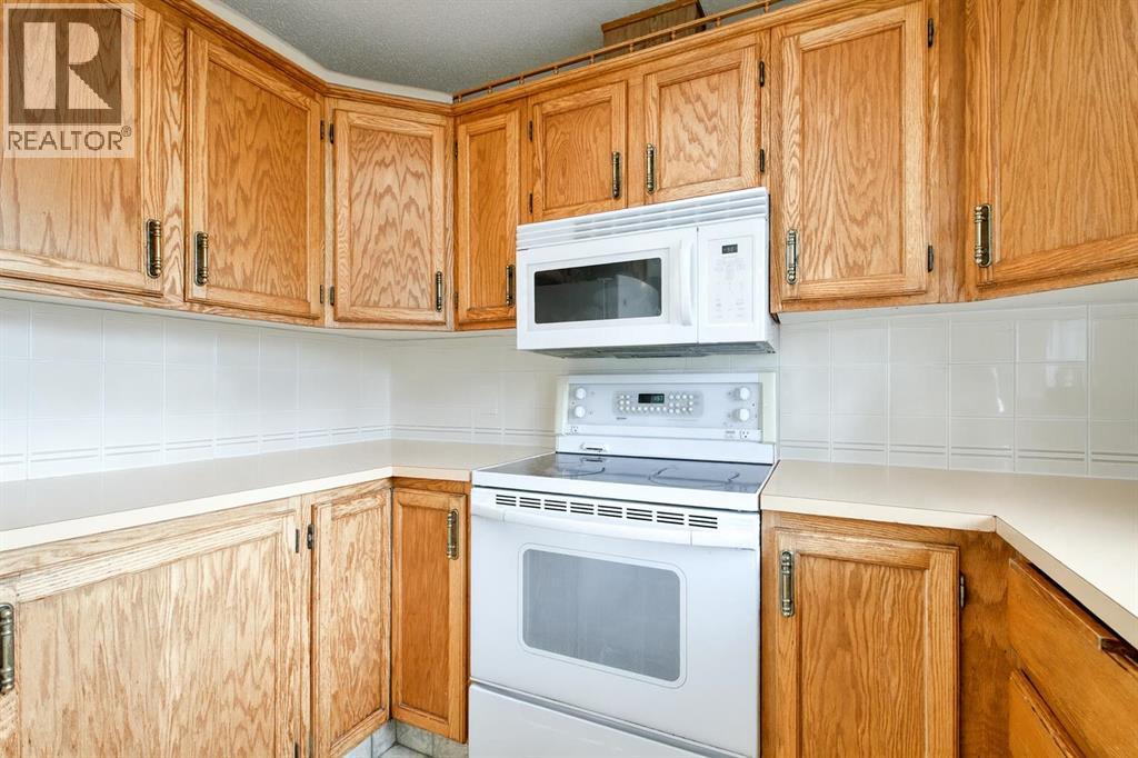 Single Family House 4 Level for Sale in  Shawnessy Drive SW Shawnessy Calgary 