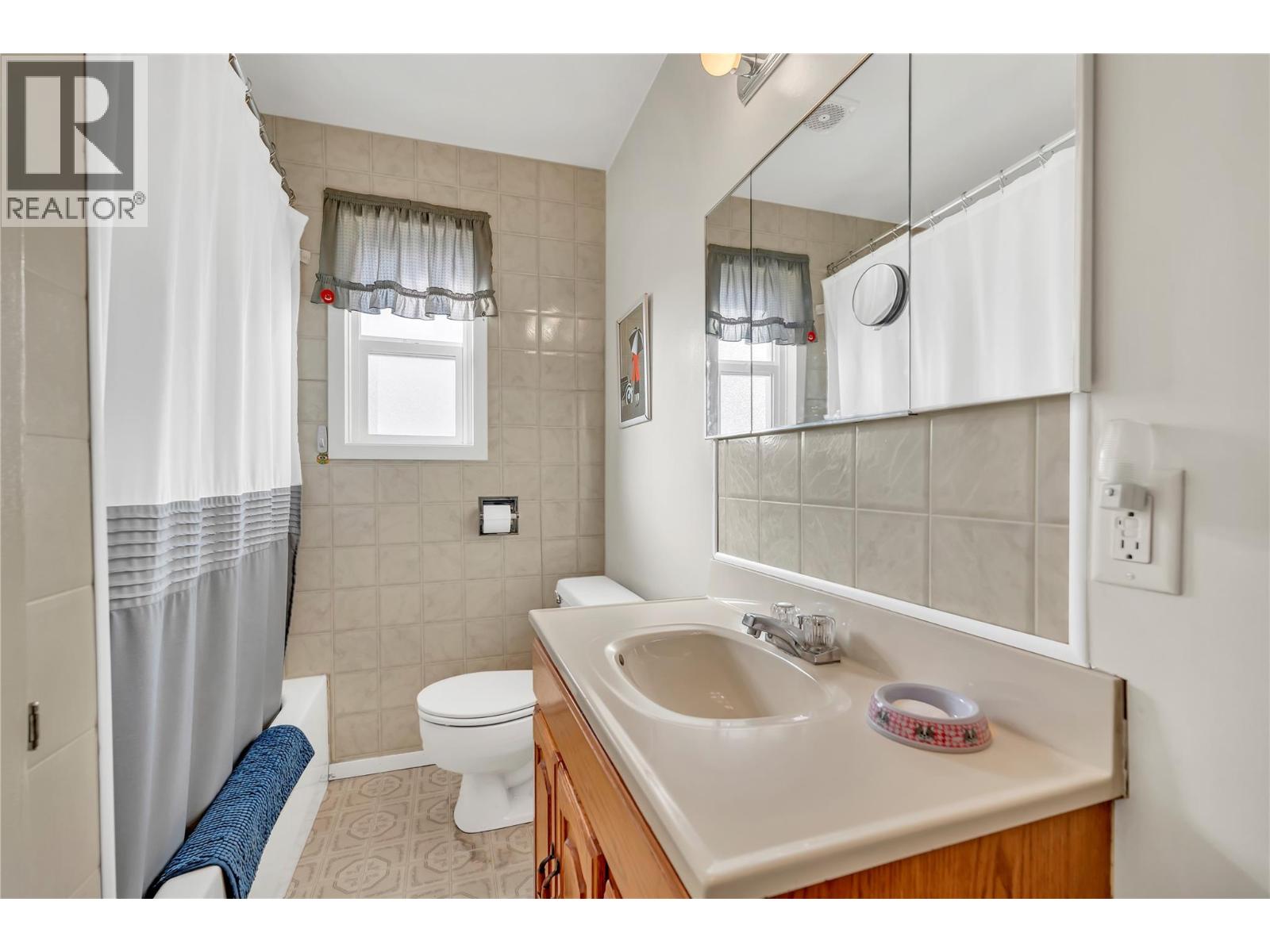  495 Auburn Crescent, Princeton