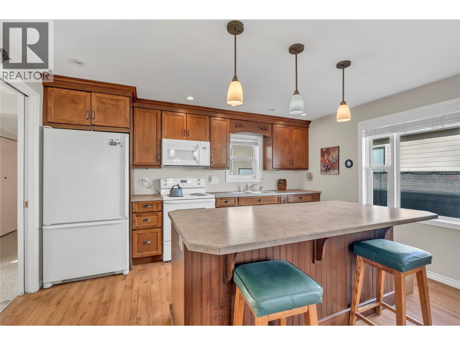  495 Auburn Crescent, Princeton