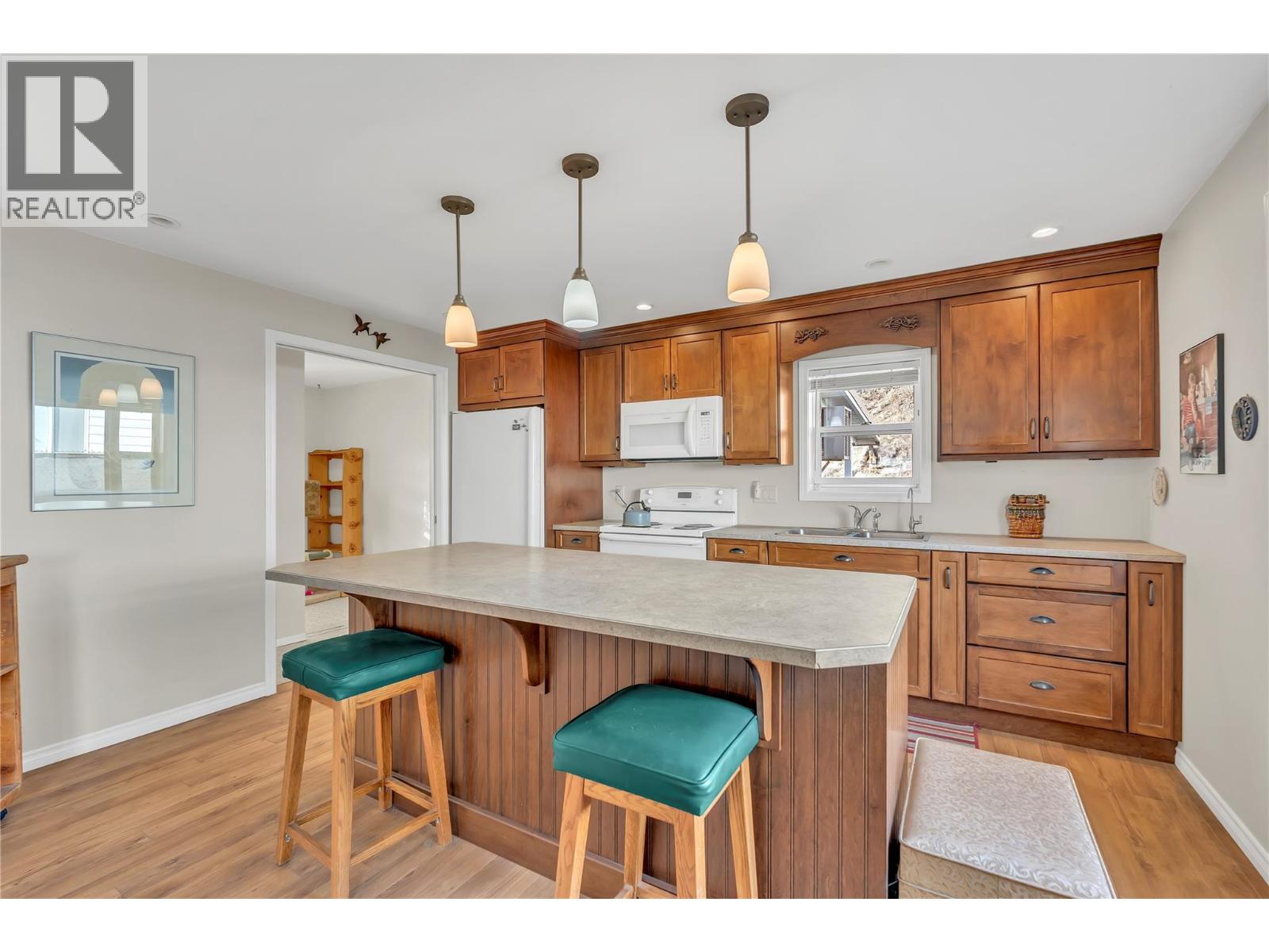  495 Auburn Crescent, Princeton