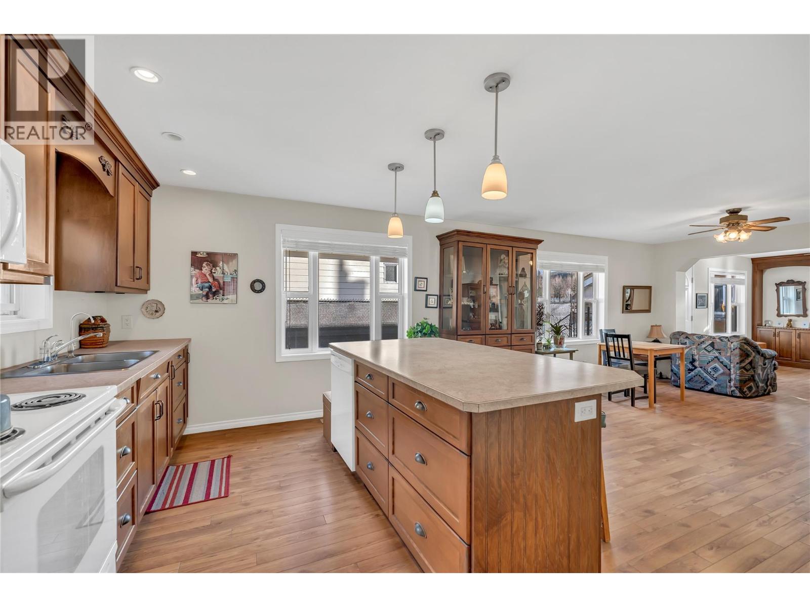  495 Auburn Crescent, Princeton