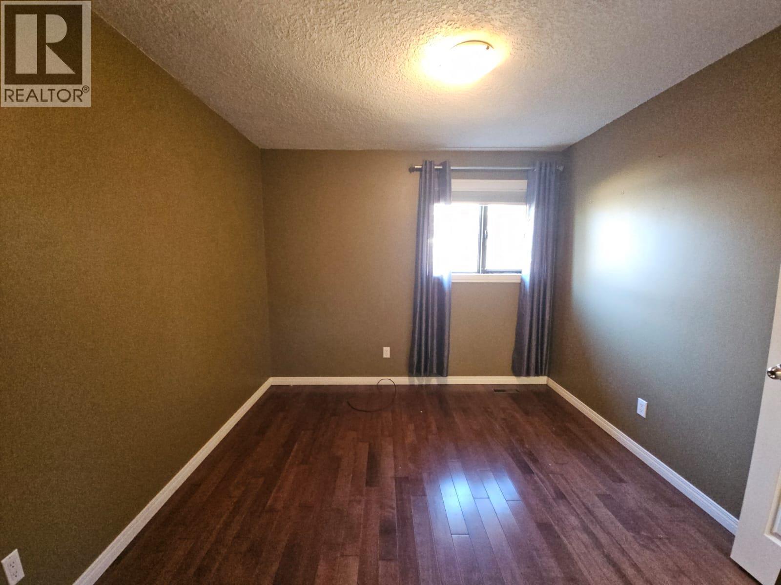 256 Peace River Crescent, Tumbler Ridge