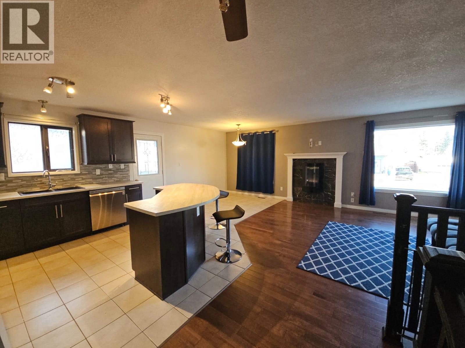 256 Peace River Crescent, Tumbler Ridge