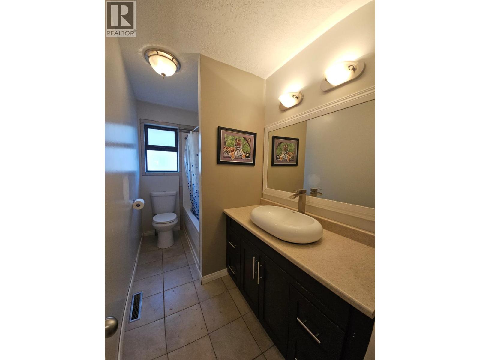 256 Peace River Crescent, Tumbler Ridge