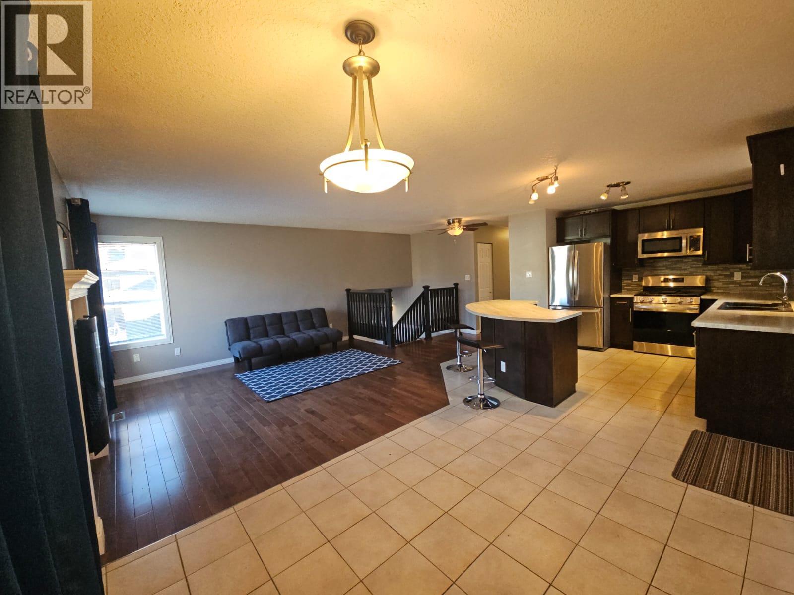 256 Peace River Crescent, Tumbler Ridge