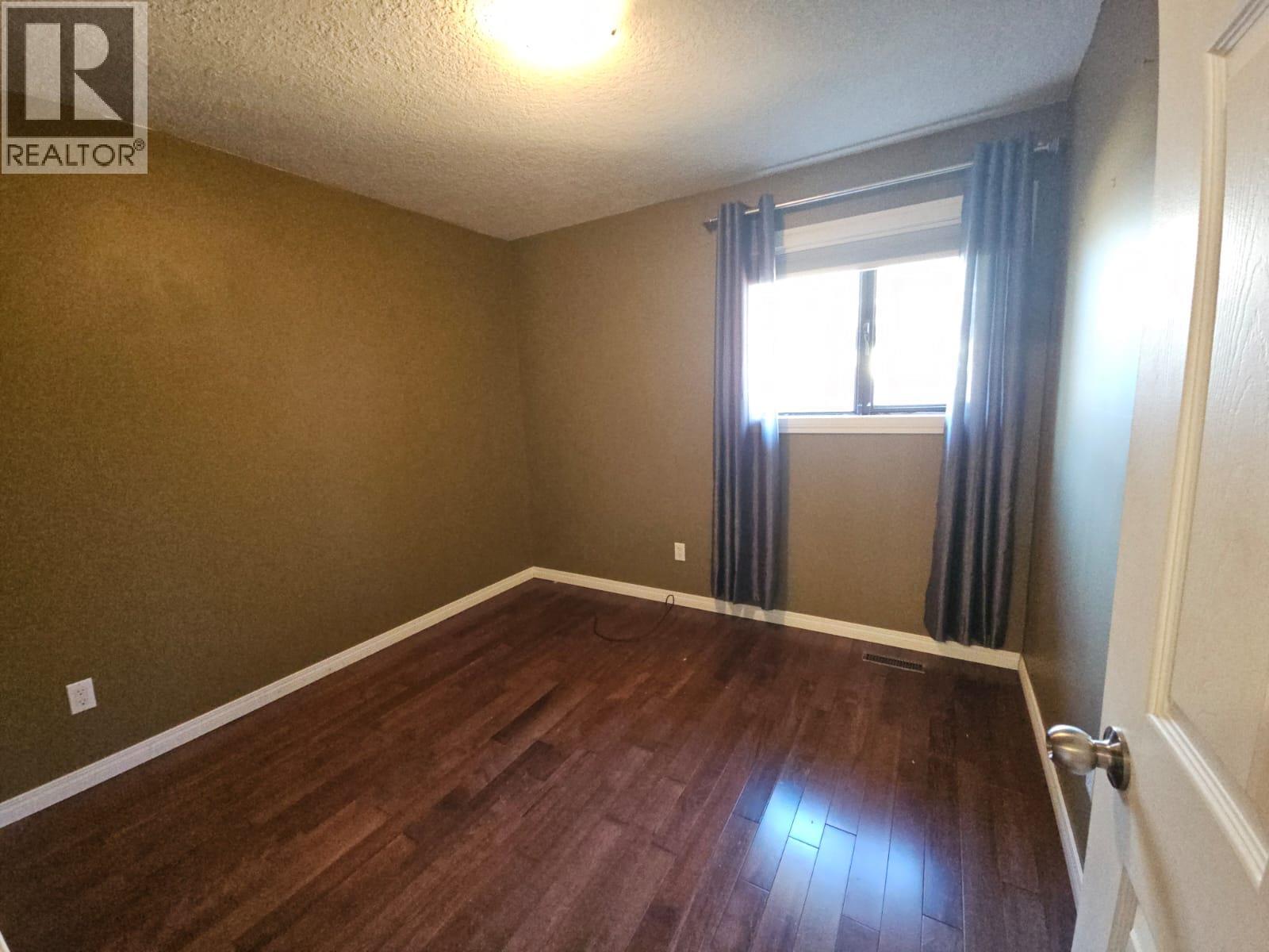 256 Peace River Crescent, Tumbler Ridge