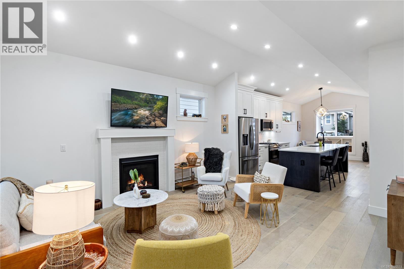 682 Briarwood Dr, Parksville