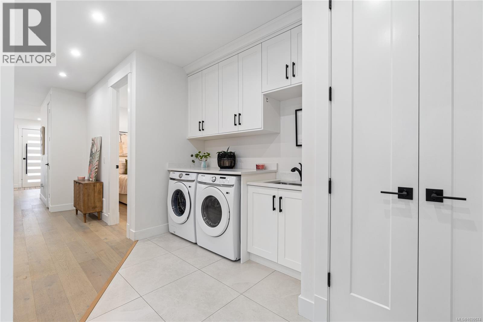 682 Briarwood Dr, Parksville