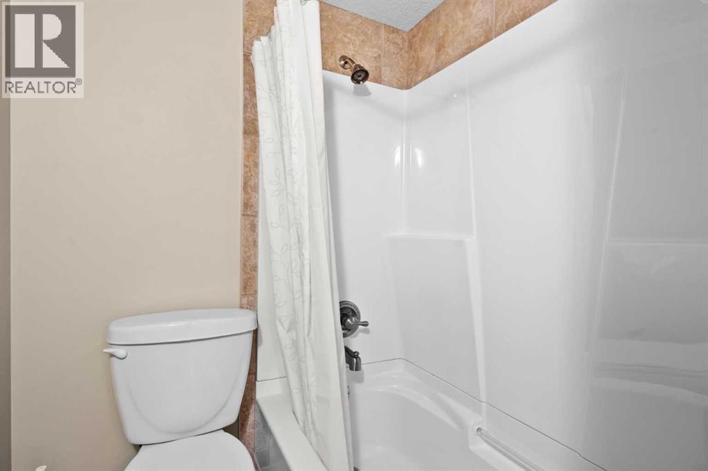 Single Family House for Sale in   Street NE Winston Heights/Mountview Calgary 