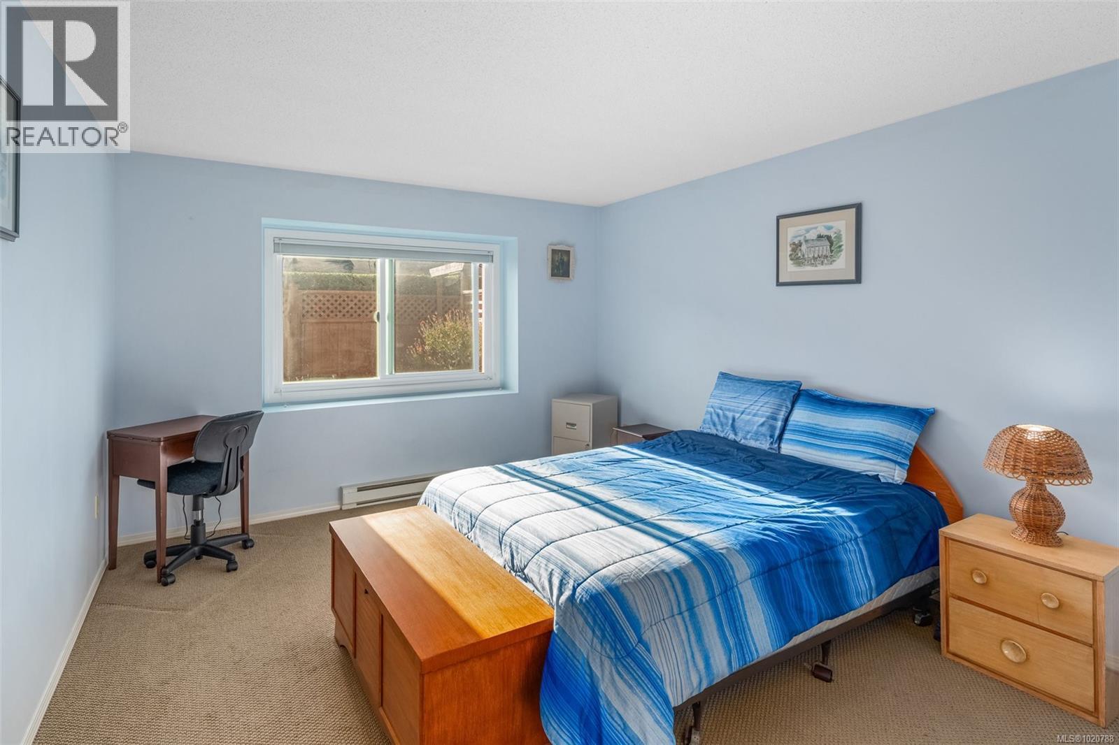 6 10084 Third Street, Sidney