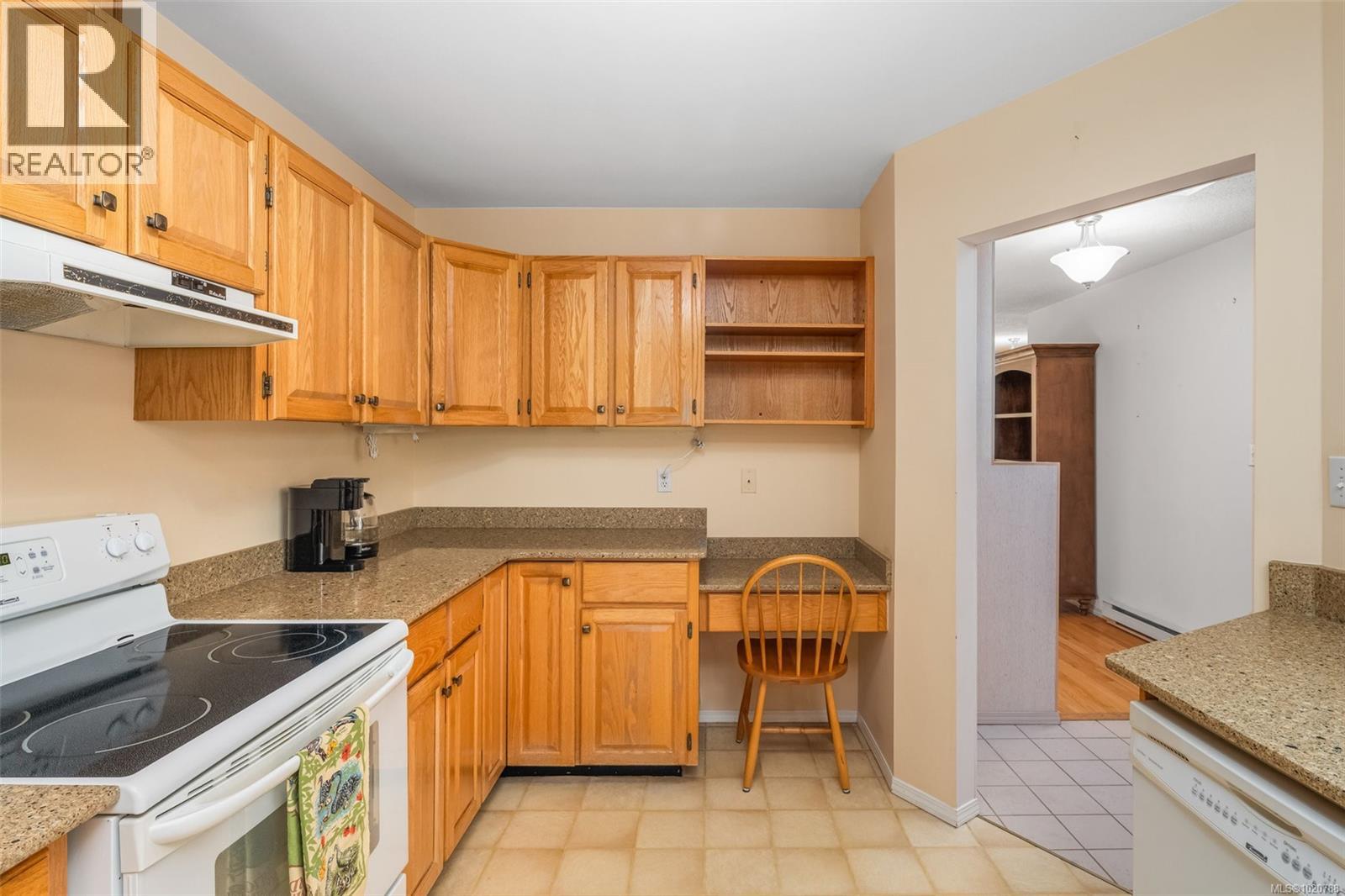 6 10084 Third Street, Sidney