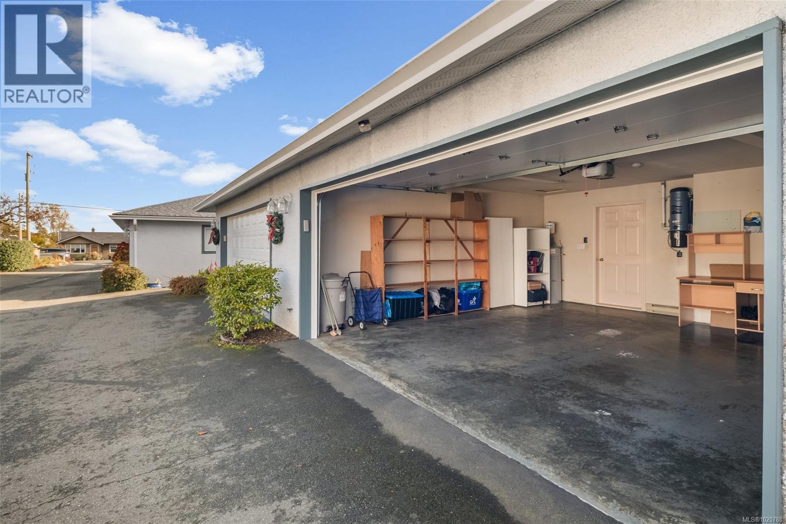 6 10084 Third Street, Sidney