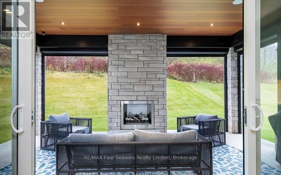 132 DOROTHY DRIVE - 14