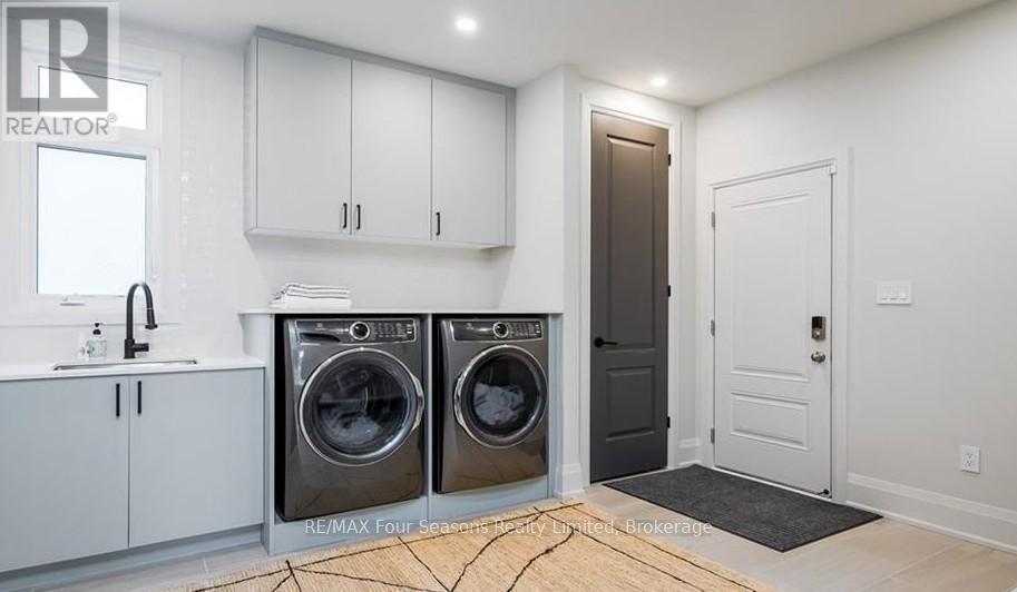 132 DOROTHY DRIVE - 21