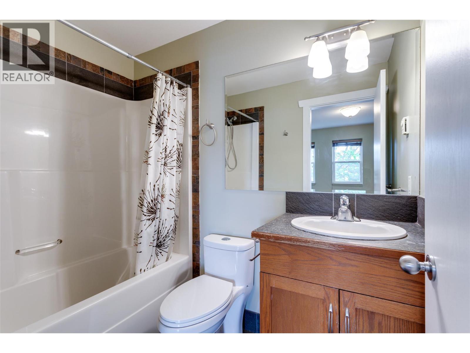  860 Glenwood Avenue, Kelowna