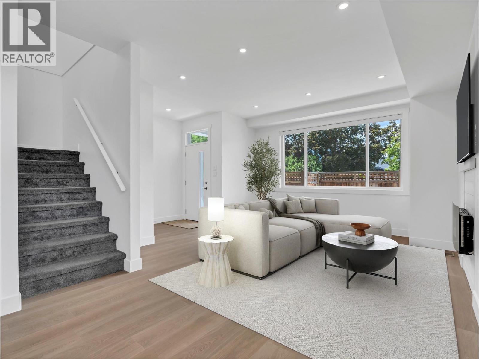 102 453 MAURICE Street, Penticton