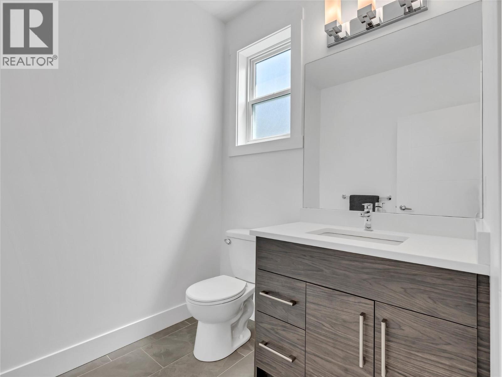 102 453 MAURICE Street, Penticton