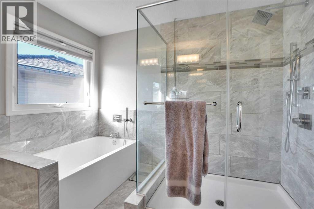 Single Family House for Sale in  Douglasbank Rise SE Douglasdale/Glen Calgary 