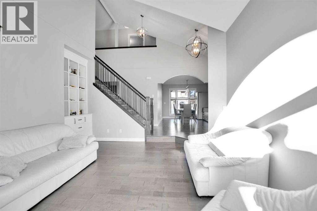 Single Family House for Sale in  Douglasbank Rise SE Douglasdale/Glen Calgary 