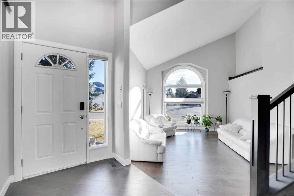 Single Family House for Sale in  Douglasbank Rise SE Douglasdale/Glen Calgary 