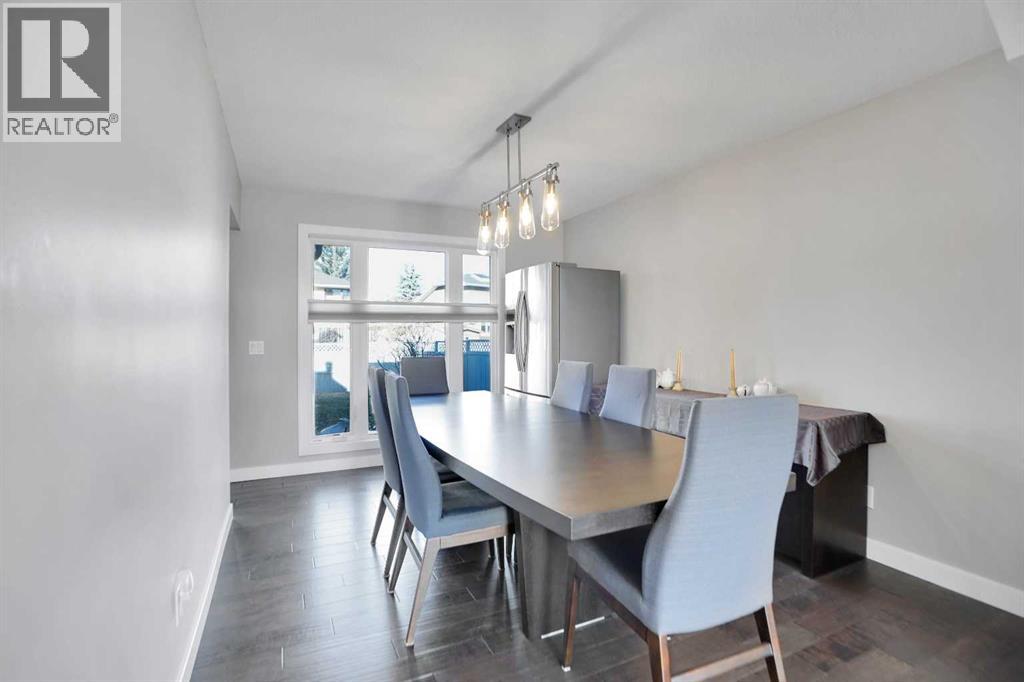 Single Family House for Sale in  Douglasbank Rise SE Douglasdale/Glen Calgary 