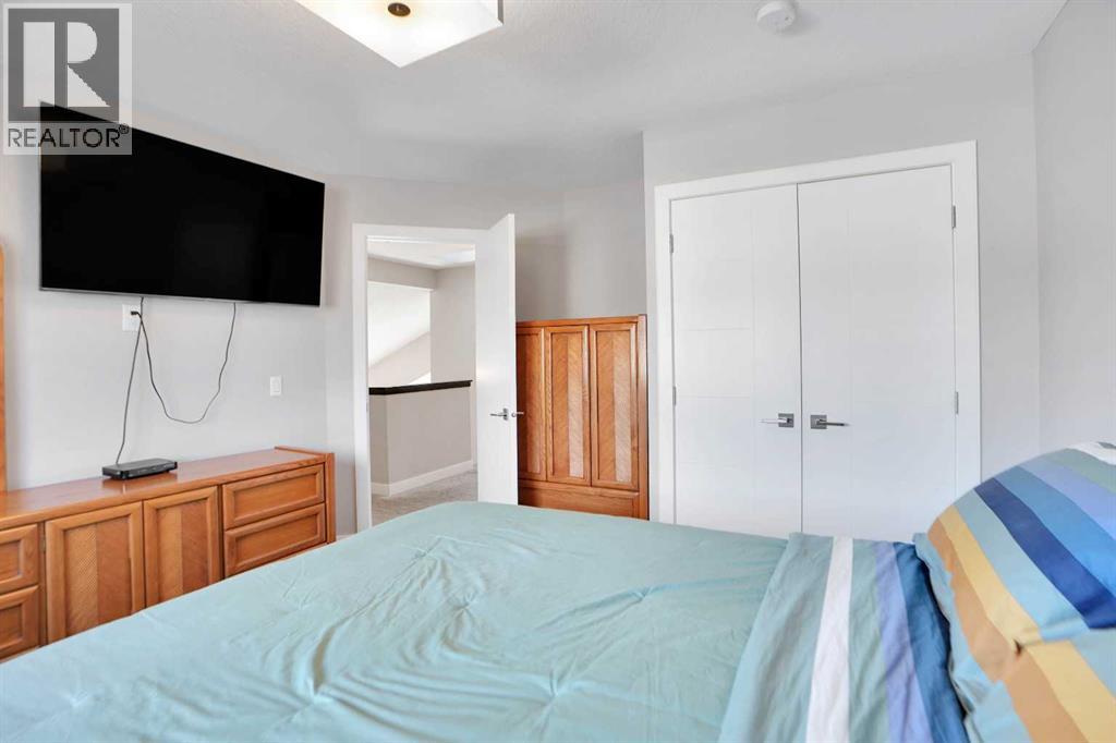 Single Family House for Sale in  Douglasbank Rise SE Douglasdale/Glen Calgary 