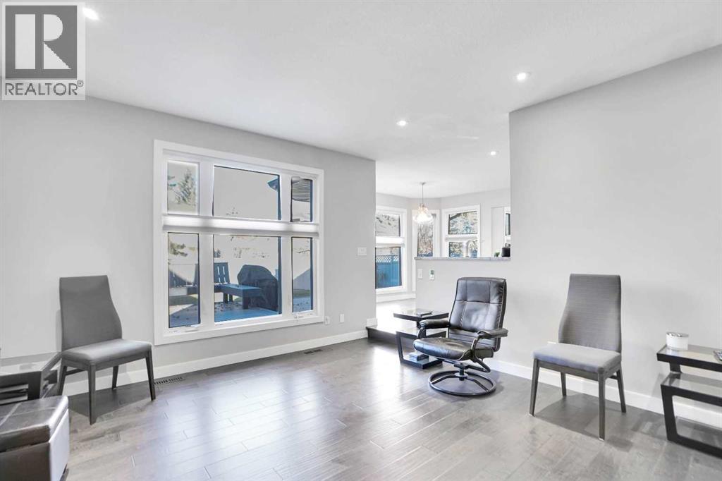 Single Family House for Sale in  Douglasbank Rise SE Douglasdale/Glen Calgary 