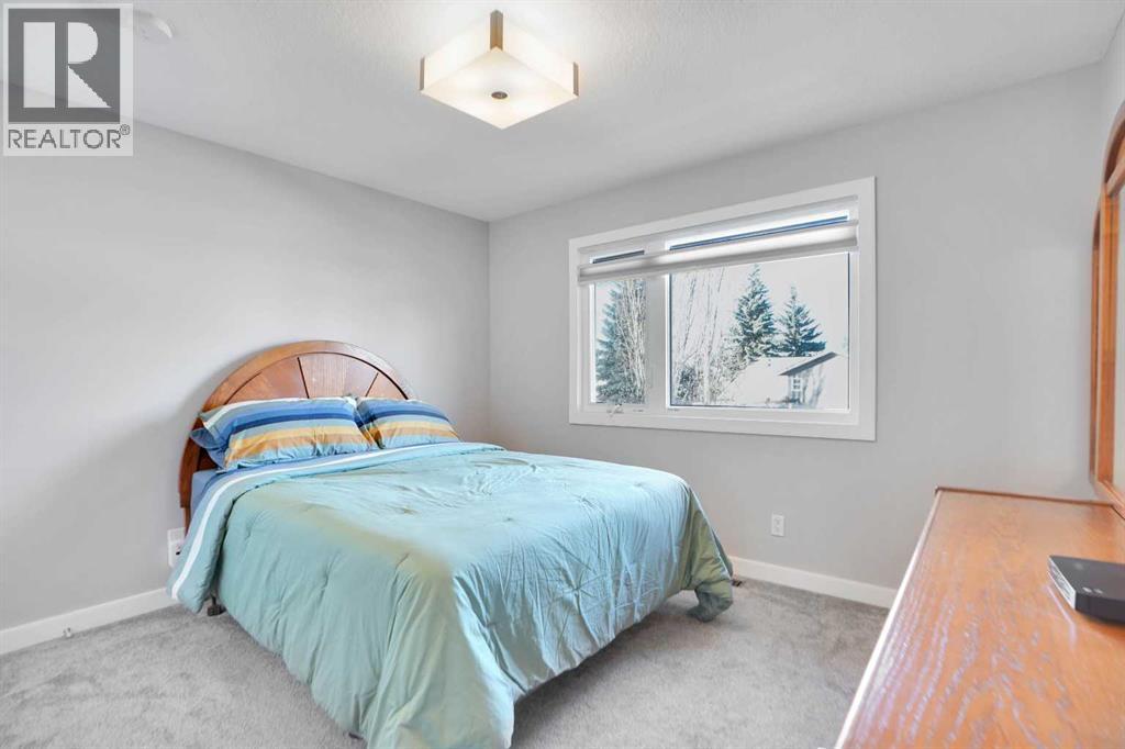 Single Family House for Sale in  Douglasbank Rise SE Douglasdale/Glen Calgary 