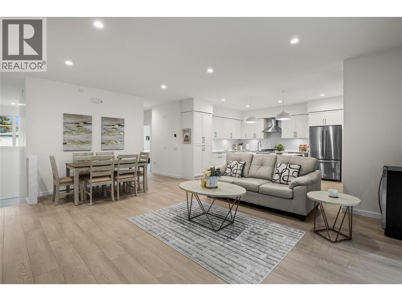 20 1979 Country Club Drive, Kelowna