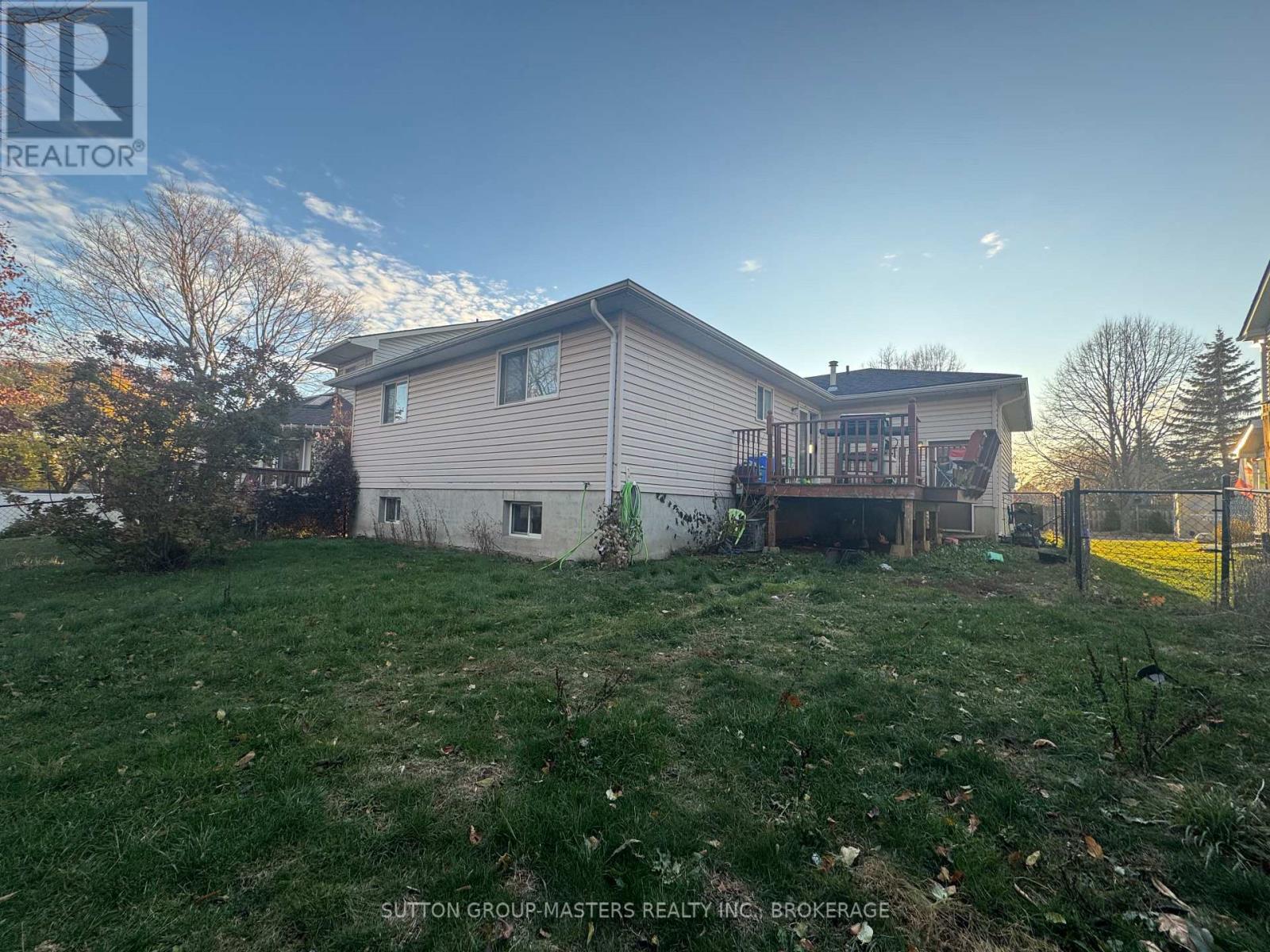 14 HERITAGE DRIVE - 12