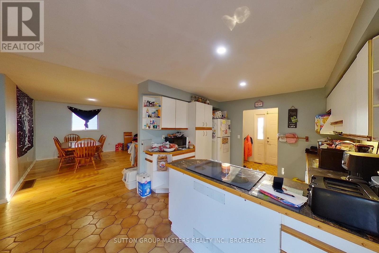 14 HERITAGE DRIVE - 18