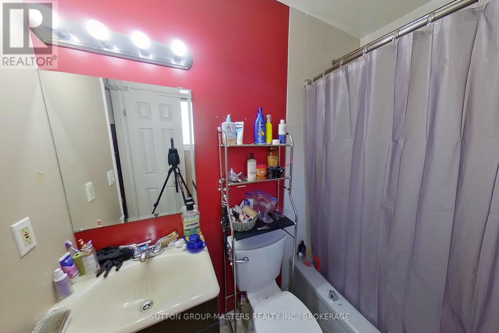 14 HERITAGE DRIVE - 23