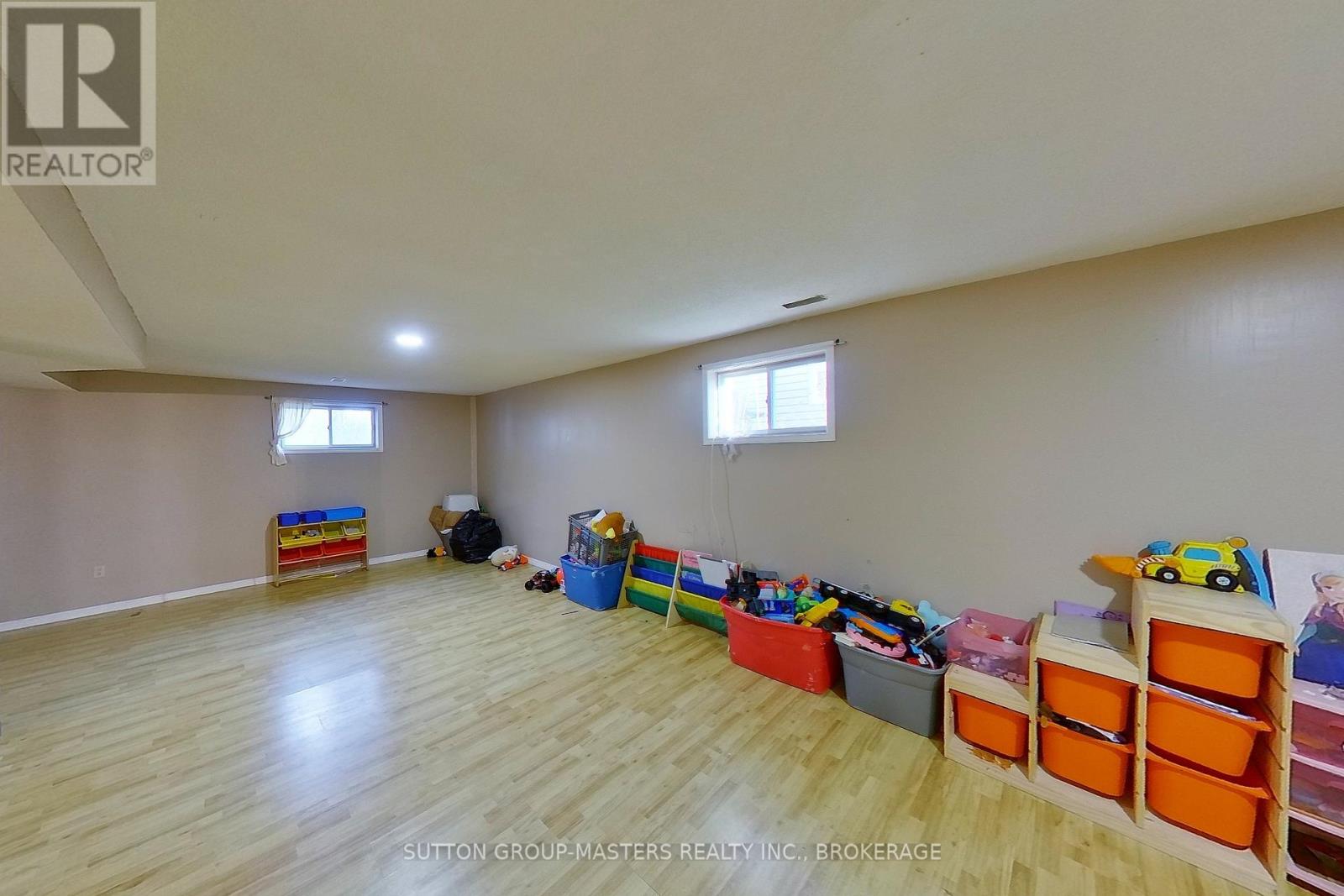 14 HERITAGE DRIVE - 24