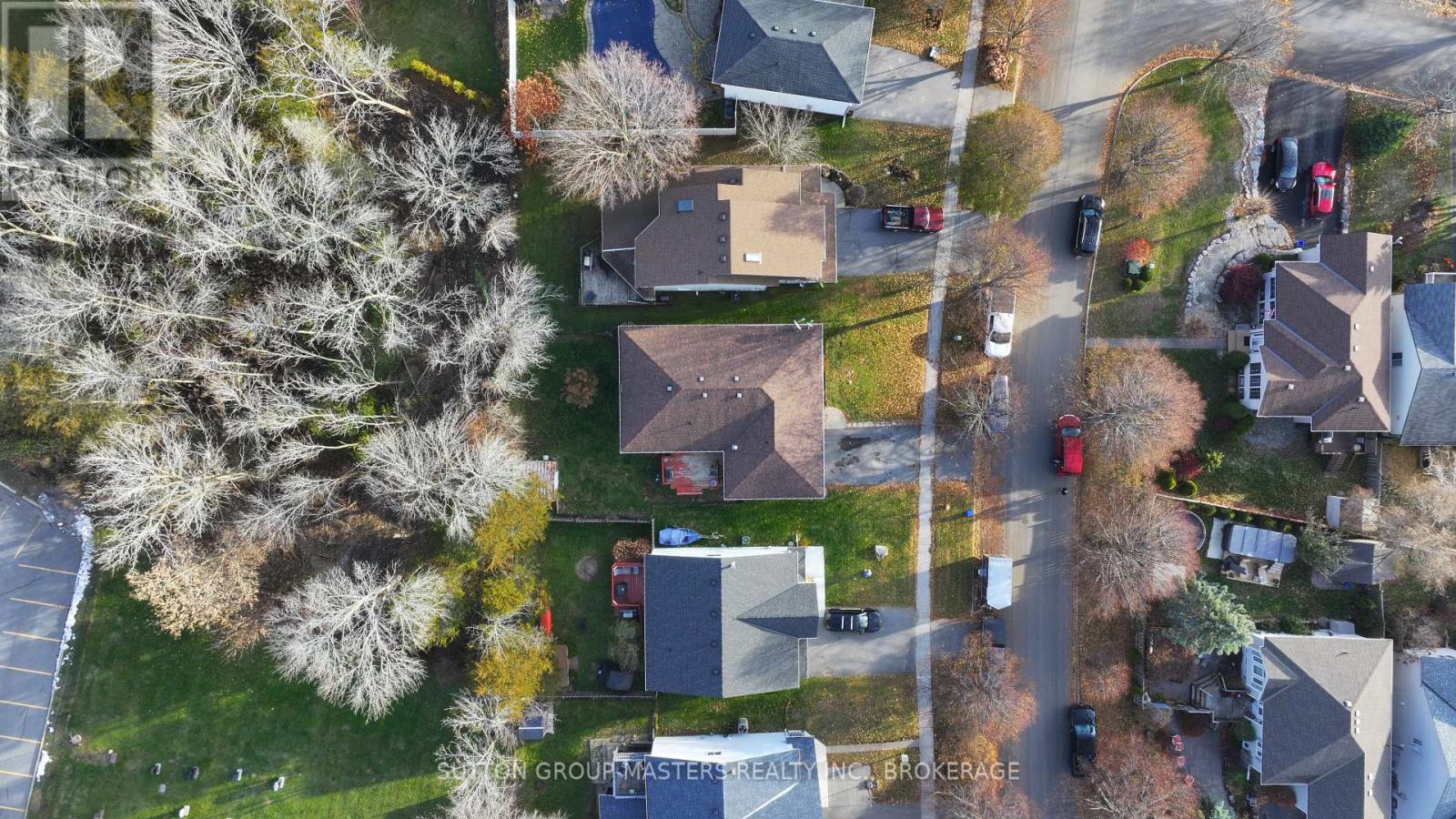 14 HERITAGE DRIVE - 8