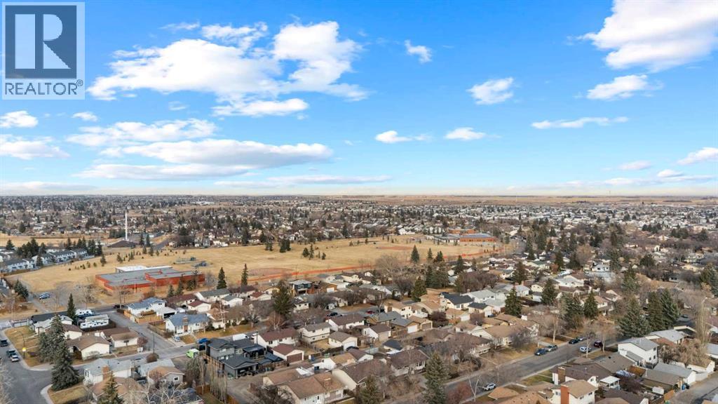 Single Family House Bi-level for Sale in  Templeview Way NE Temple Calgary 