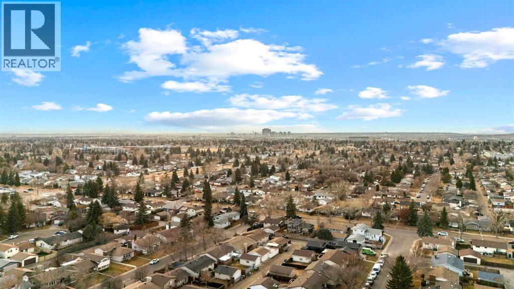 Single Family House Bi-level for Sale in  Templeview Way NE Temple Calgary 