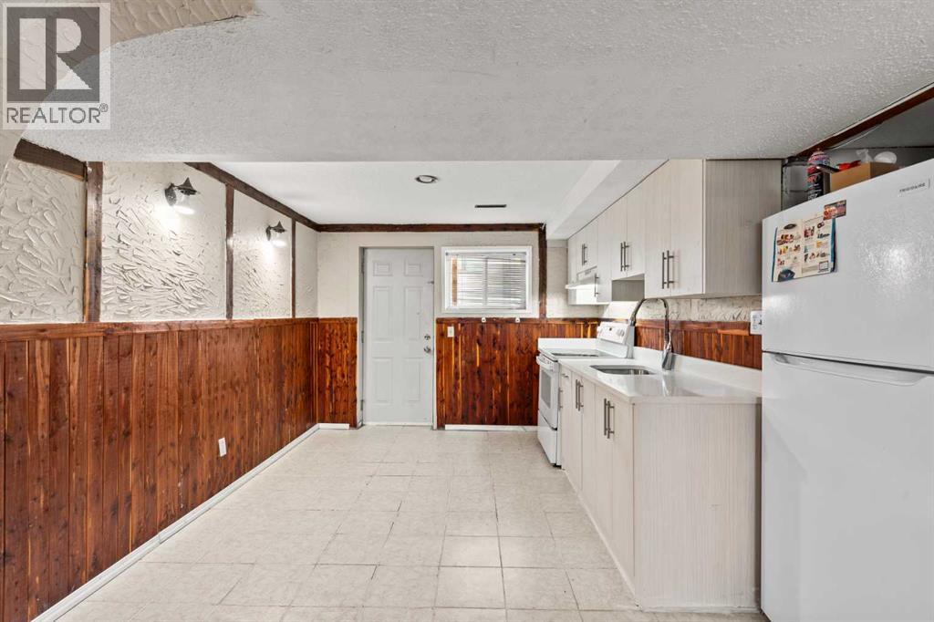 Single Family House Bi-level for Sale in  Templeview Way NE Temple Calgary 