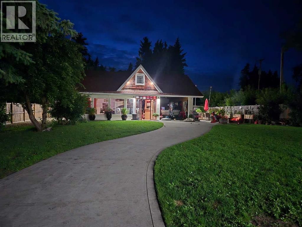 5406 50 Avenue, Lacombe