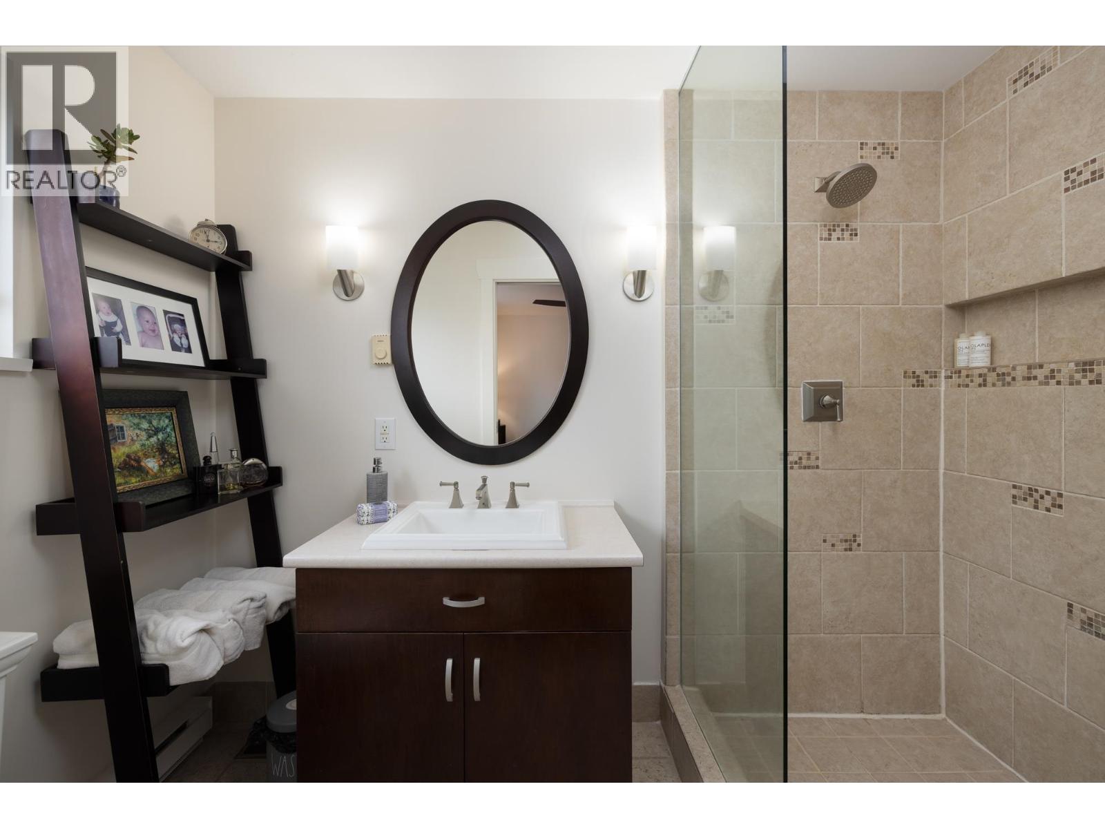 518 E 7TH STREET, North Vancouver